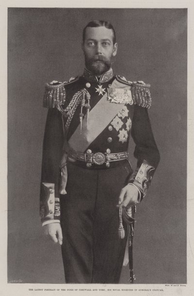 El Último Retrato del Duque de Cornwall y York, Su Alteza Real en Traje de Almirante de English Photographer