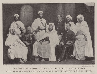 El enviado moro a la coronación, Su Excelencia Kaid Abderrahman ben Abder Sadek, Gobernador de Fez, y su séquito de English Photographer