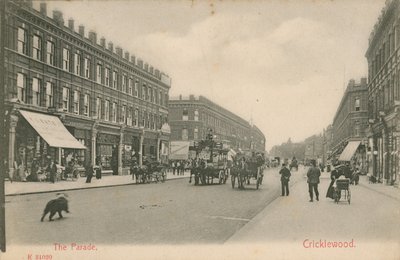 El desfile, Cricklewood de English Photographer