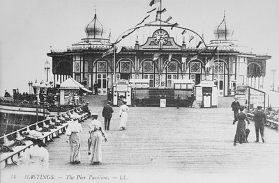El Pabellón del Muelle, Hastings, c.1890 de English Photographer