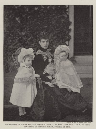 La Princesa de Gales y sus nietas, Lady Alexandria y Lady Maud Duff, hijas de la Princesa Louise, Duquesa de Fife de English Photographer