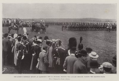 Desfile de cumpleaños de la Reina en Aldershot, los 15º Húsares, encabezando la brigada de caballería, pasando el punto de saludo de English Photographer