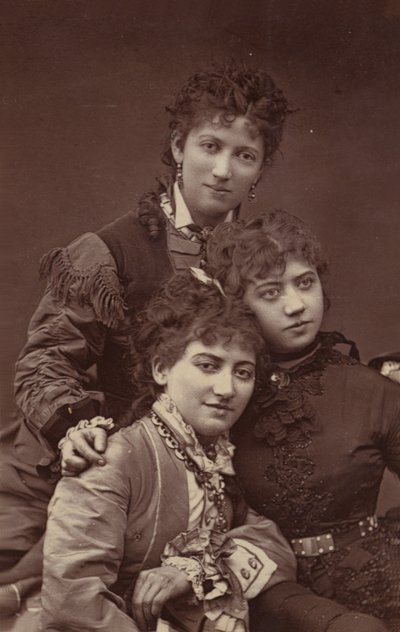 Las Hermanas Vokes de English Photographer