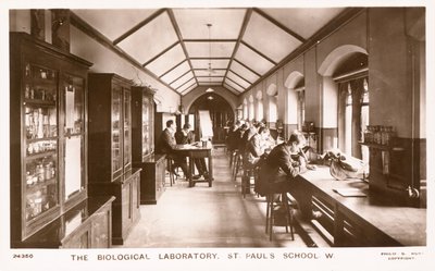 El laboratorio biológico de la Escuela de St Pauls de English Photographer