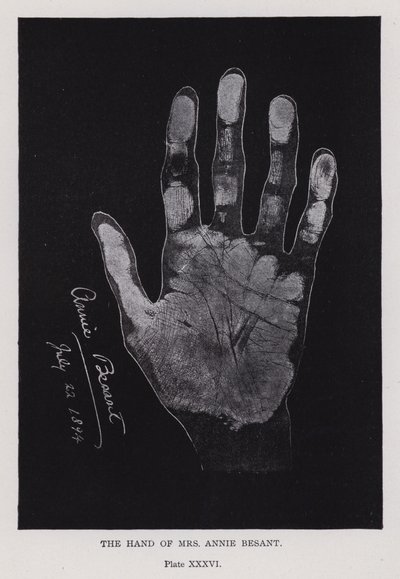 La mano de la Sra. Annie Besant de English Photographer