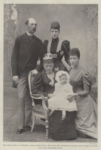 La difunta reina de Dinamarca, cuatro generaciones, el rey, la princesa de Gales, la duquesa de Fife y Lady Alexandra Duff de English Photographer