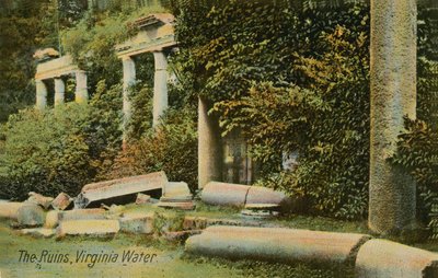 Las ruinas en Virginia Water en Windsor Great Park, Inglaterra de English Photographer