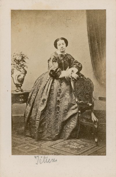 Theresa Titiens, cantante de English Photographer