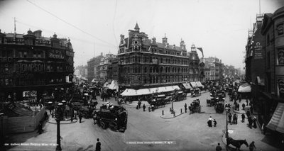 Tottenham Court Road y Oxford Street, Londres de English Photographer