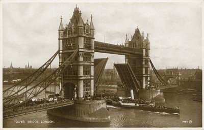 Puente de la Torre, Londres de English Photographer