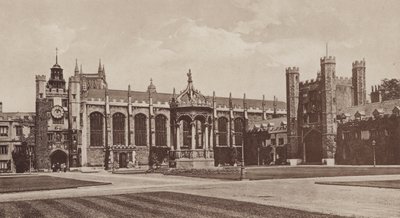 Trinity College, Gran Patio, Cambridge (foto en b/n) de English Photographer