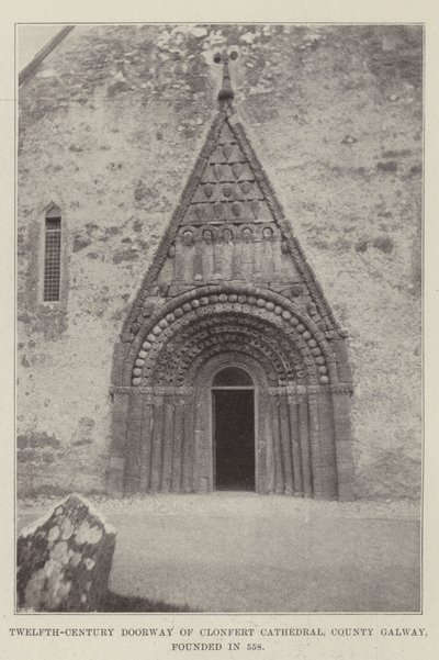 Puerta del siglo XII de la catedral de Clonfert, condado de Galway, fundada en 558 de English Photographer