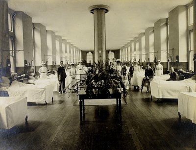 Sala Victoria en el Hospital St. Thomas, Londres, c.1900 de English Photographer