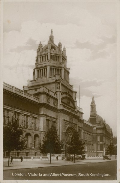Museo Victoria y Alberto, South Kensington, Londres de English Photographer