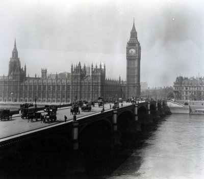 Vista del Puente de Westminster y las Casas del Parlamento de English Photographer