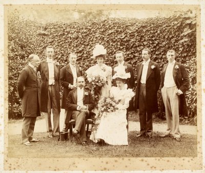 Retrato de boda de Francis Edward Younghusband y Helen Augusta Magniac, Datchet de English Photographer