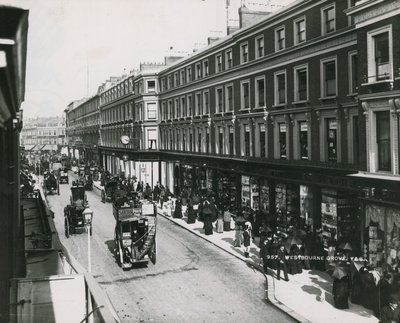 Whiteleys, Westbourne Grove, Londres de English Photographer