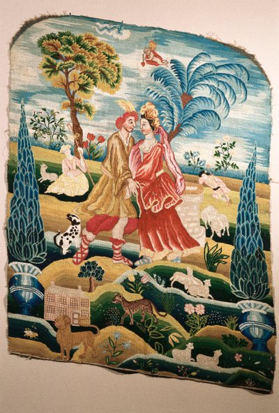 Respaldo de silla o panel para una pantalla, que representa una pareja enamorada de English School