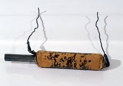 Un inductor rudimentario con el que Michael Faraday (1791-1867) descubrió la ley de inducción de English School