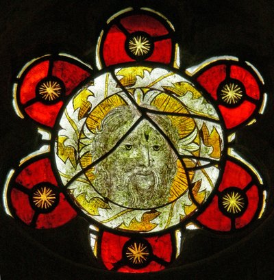 Una ventana norte que representa la Cabeza de Cristo de English School