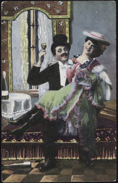 Una pareja bien vestida riendo de English School