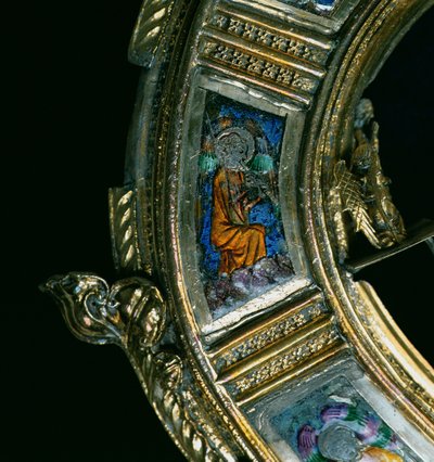 Ángel tocando un instrumento de viento, detalle del báculo de William of Wykeham (c.1320-1404) (plata dorada y esmalte champlevé) de English School