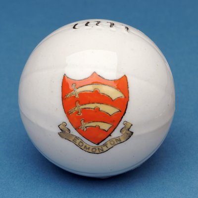 Recuerdo armorial miniatura de fútbol con transferencia del escudo de Edmonton de English School