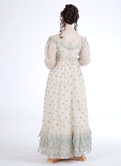 Vista trasera de un vestido de día, c.1815 de English School