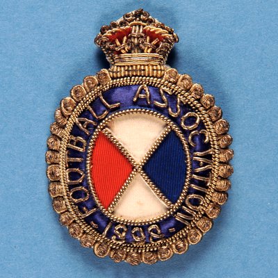 Insignia de la Asociación de Fútbol, 1898 de English School