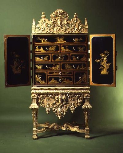 Gabinete y soporte de laca de exportación china de gesso dorado al estilo francés, inglés de English School