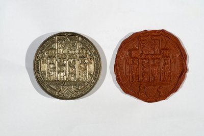 Sello circular con el escudo de armas de New College de English School