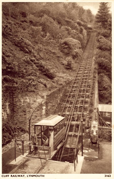 Ferrocarril del acantilado, Lynmouth (foto b/n) de English School