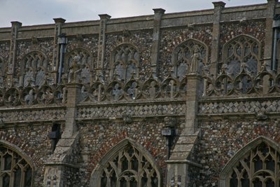 Detalle en el lado sur de la iglesia de English School