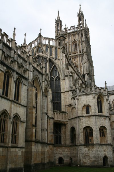 Representando el extremo este de la catedral visto desde el noreste de English School
