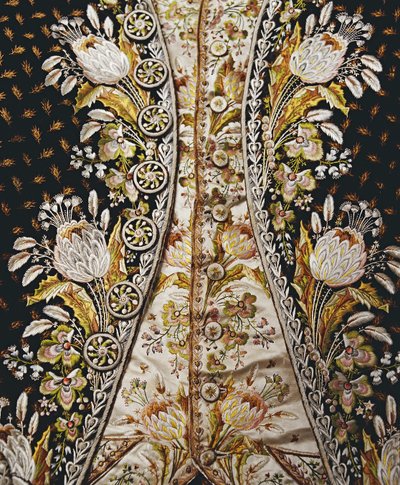 (detalle) traje completo de caballero, compuesto por abrigo, chaleco y calzones, 1780s-90s de English School