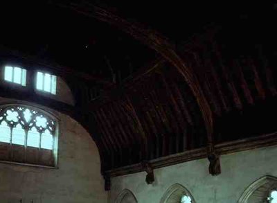 Detalle del techo en el Salón del Barón, construido en 1341 (foto) de English School
