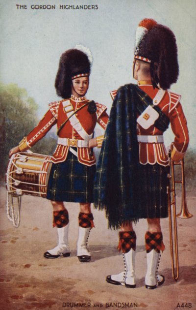 Tamborilero y músico de banda de los Gordon Highlanders (litografía en color) de English School