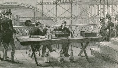 Fonógrafo perfeccionado de Edison en uso en la galería de prensa durante el Festival de Handel en el Crystal Palace de English School