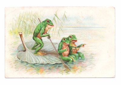 Tarjeta postal eduardiana de dos ranas sentadas en una barca de nenúfares mientras una tercera rema, c.1910 (litografía en color). de English School