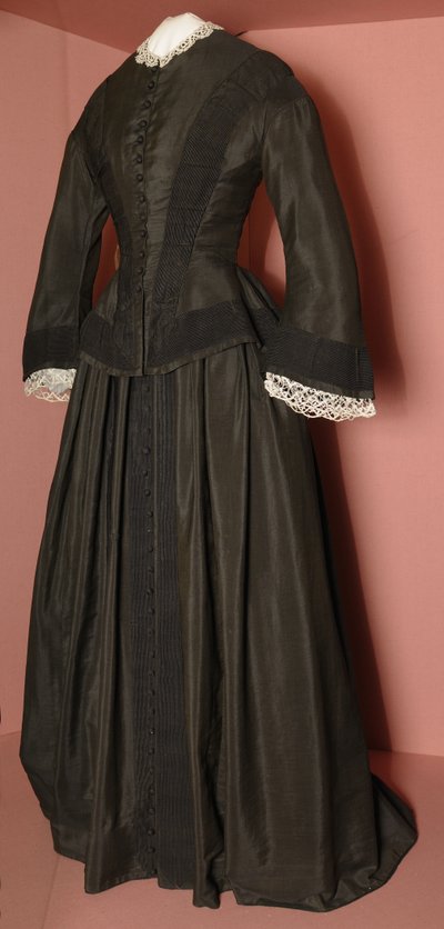 Cuerpo negro y falda a juego de Florence Nightingale, c.1870 de English School