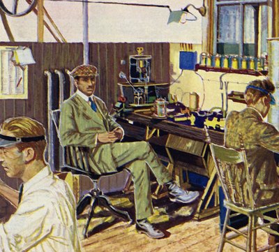 Fred Royce montó una fábrica para fabricar equipos eléctricos de English School