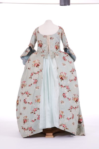 Vista frontal de un vestido de saco, 1760s de English School