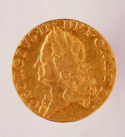 Guinea de oro inglesa, reinado del rey Jorge II (1714-1760) siglo XVIII. Diámetro 2,5 cm Nápoles, museo arqueológico de English School