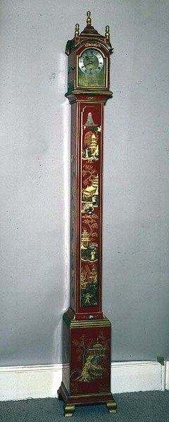 Reloj de abuela, decorado con chinoiserie dorada, capucha abovedada y esfera de latón por Samuel Short de English School