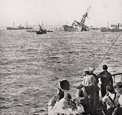 HMS Majestic hundiéndose el 27 de mayo de 1915, de 