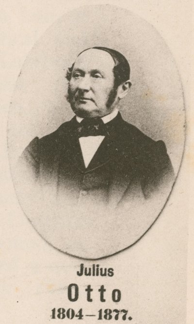 Julius Otto de English School