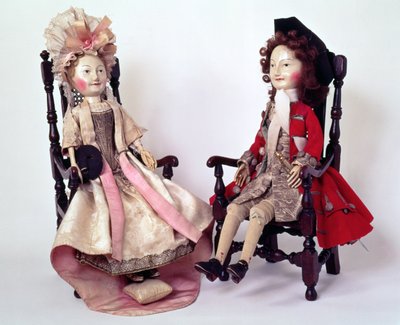 Lord y Lady Clapham, muñecos de madera hechos en el período de William y Mary, finales del siglo XVII, c.1680s de English School