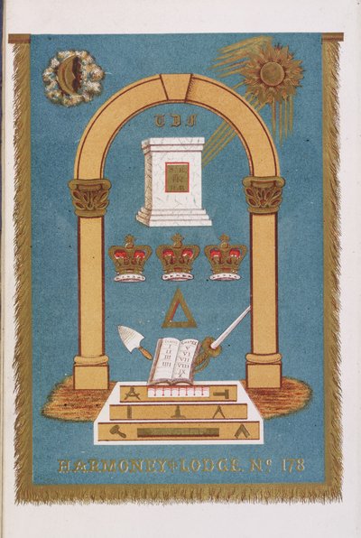Emblema de la logia masónica que muestra pilares y varios símbolos de English School