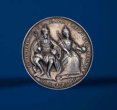 Medalla conmemorativa de las festividades de coronación de William y Mary en Ámsterdam, 1869 (anverso) de English School