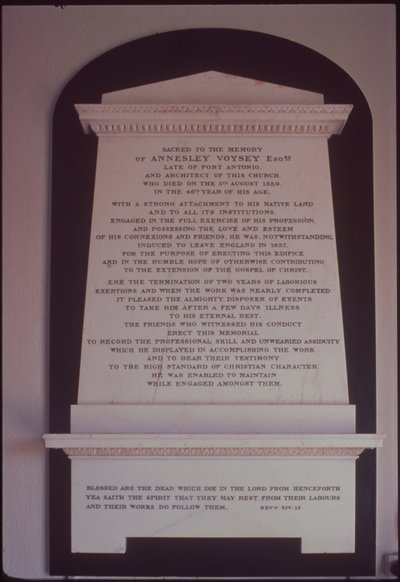Memorial a Annesley Voysey de English School
